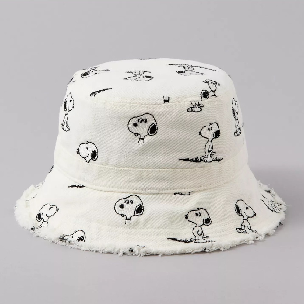 AE Snoopy Bucket Hat